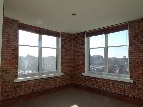 Living Room, Q Street & 17th Street