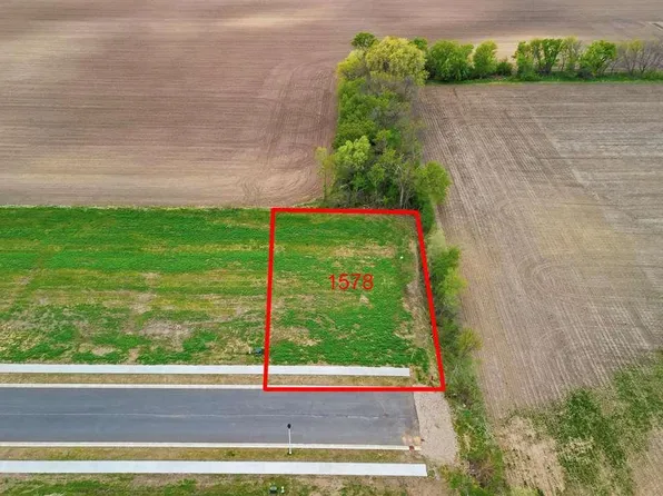 1578 Cullen St, Saint Peter, MN 56082