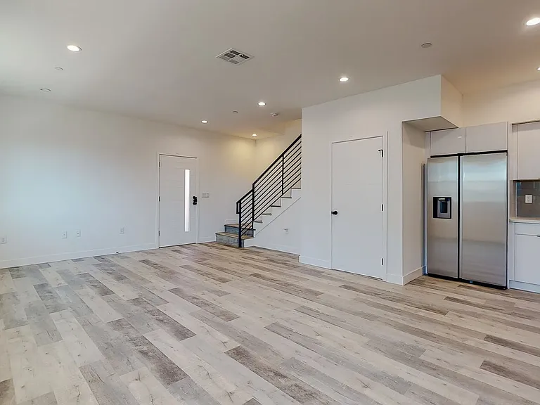 3 & 4 Bed 2-Story Townhomes with Covered Parking Spots Available! — Photo 6