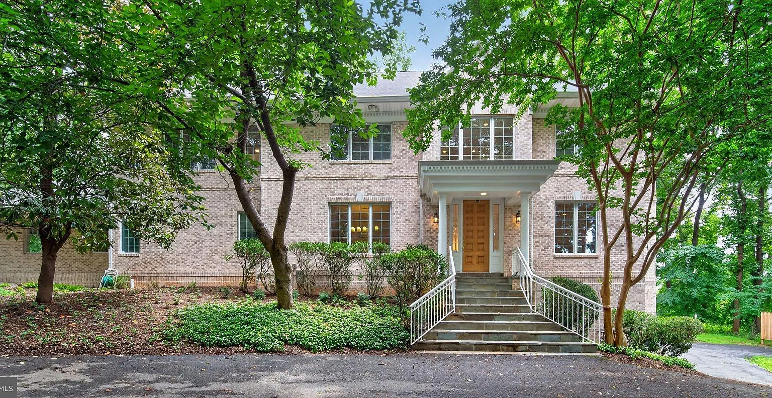 8 bed, 6.5 bath, 7626 sqft, $13,000 — Photo 1