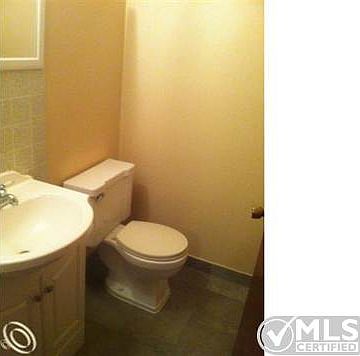 Karam bathroom #2.JPG