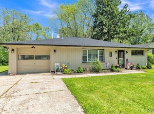 225 Ayer Rd, Williamsville, NY 14221