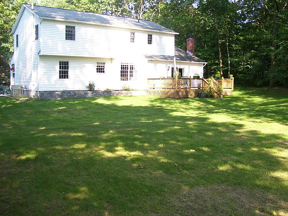 2nd image of 4 Roosevelt Ct