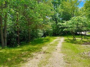 7285 Parkwood Dr, Fenton, MI 48430