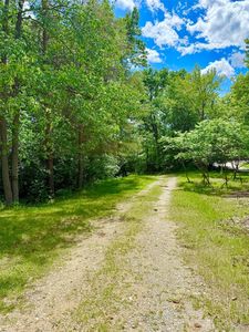 7285 Parkwood Dr, Fenton, MI, 48430