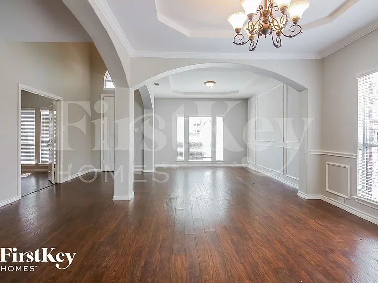 611 Dover Heights Trl — Photo 4