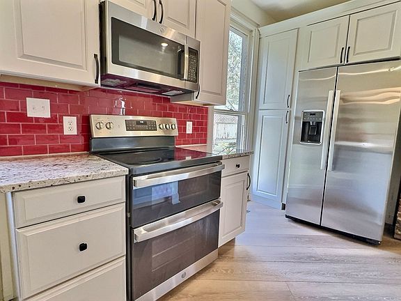 5th image of 514 W Kirkwood Ave