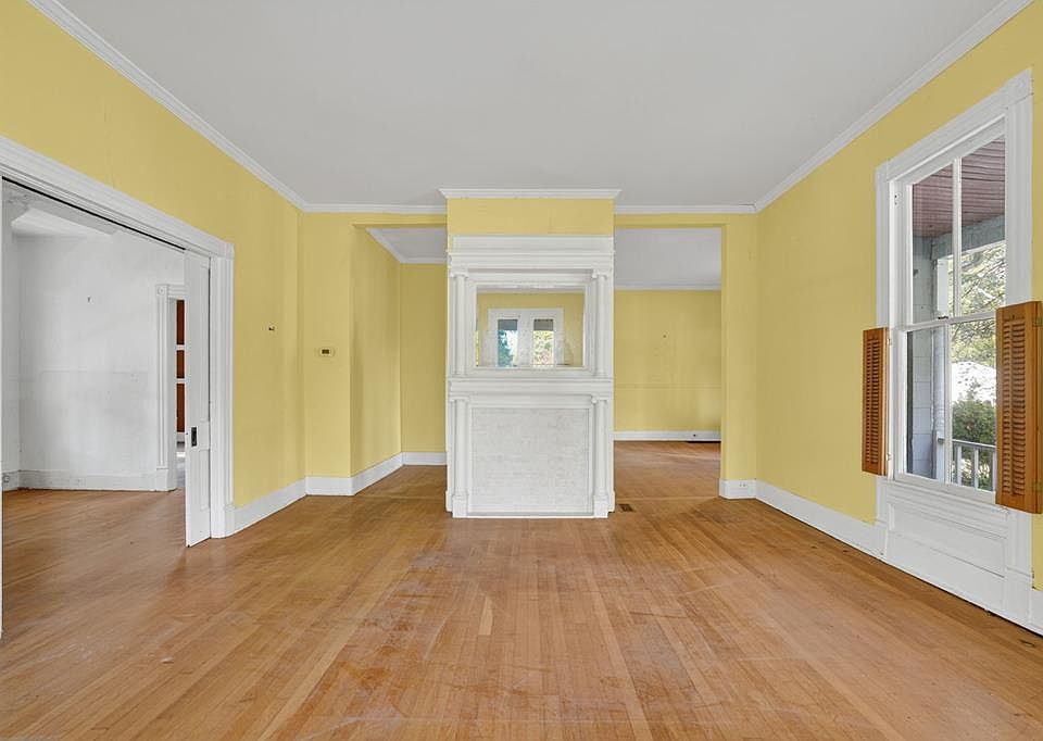 22nd image of 11 Parker St