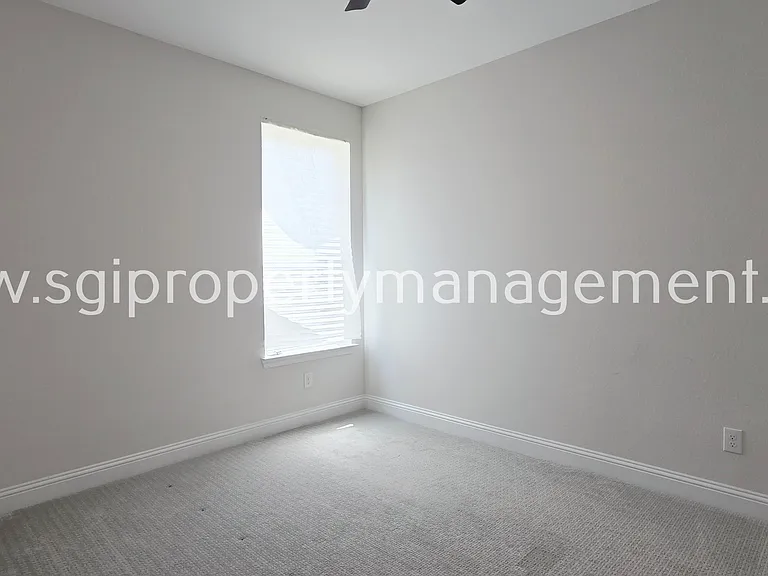 10870 Grayhead Dr — Photo 15