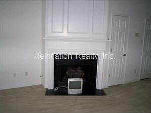 5th image of 213 Buckland Dr #213