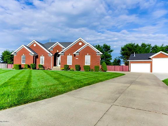 2nd image of 204 Bayberry Ct
