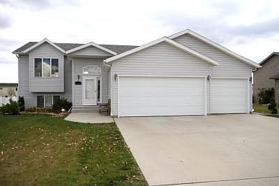 2nd image of 609 36th Ave W