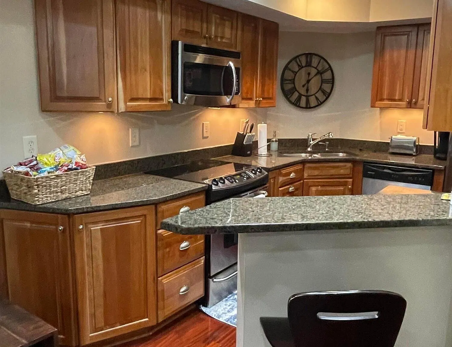 2 bed, 2.0 bath, 918 sqft, $1,400 — Photo 4