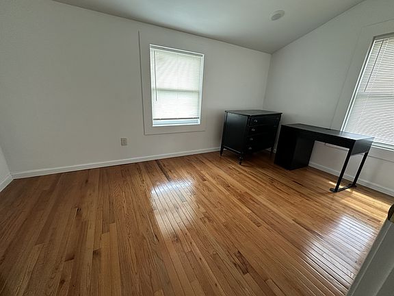 4th image of 284 Irvington Ave #286