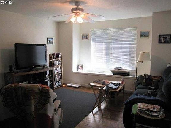 3rd image of 804 SE Flint St