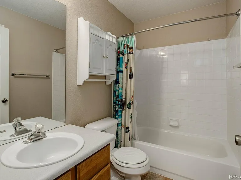 1328 Amherst St — Photo 32