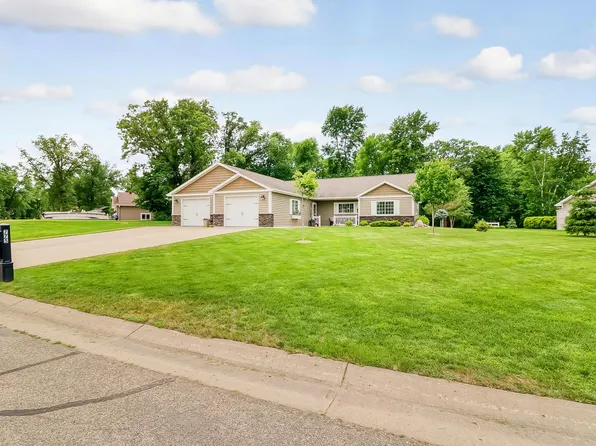 775 Lake Forest Cir, Detroit Lakes, MN 56501