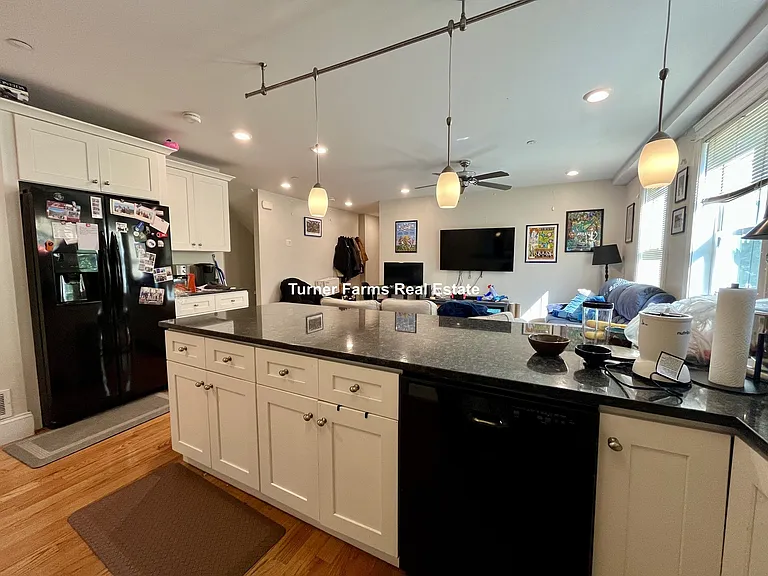 6 Fern St #R — Photo 10