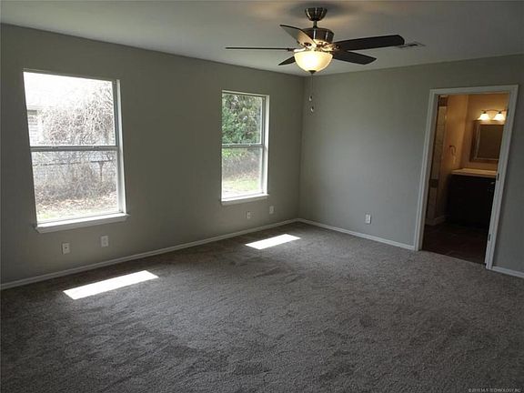 5th image of 2442 S Oswego Ave