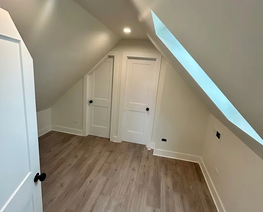3 bed, 1400 sqft, $2,400 — Photo 2