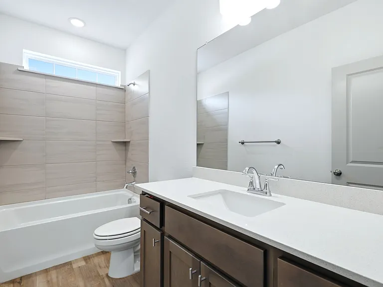 1004 Mikaela Dr — Photo 18