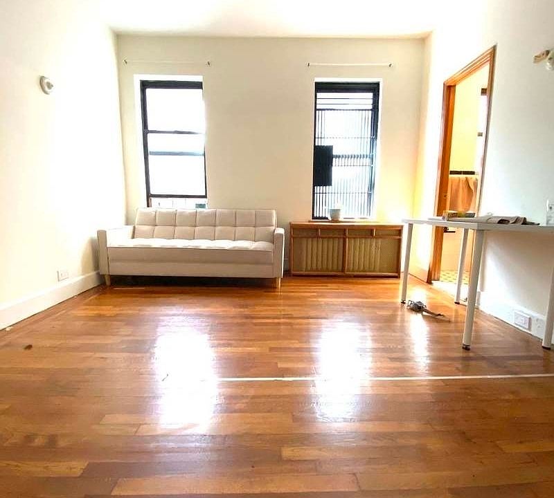 2nd image of 22 W 77th St #54B