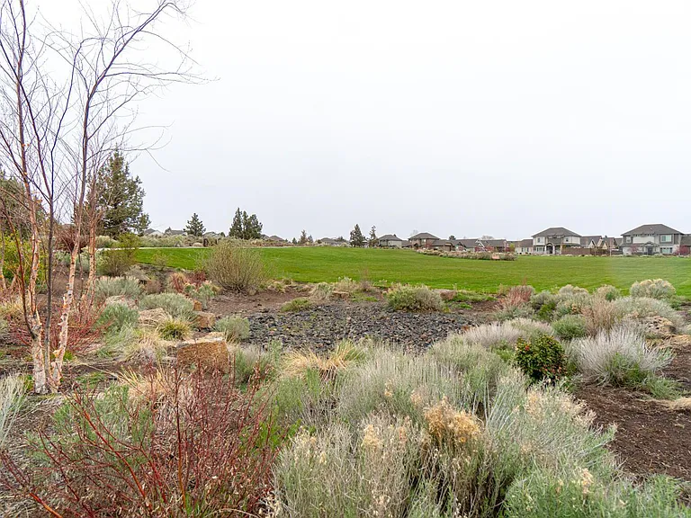 3012 NE Flagstone Ave — Photo 28