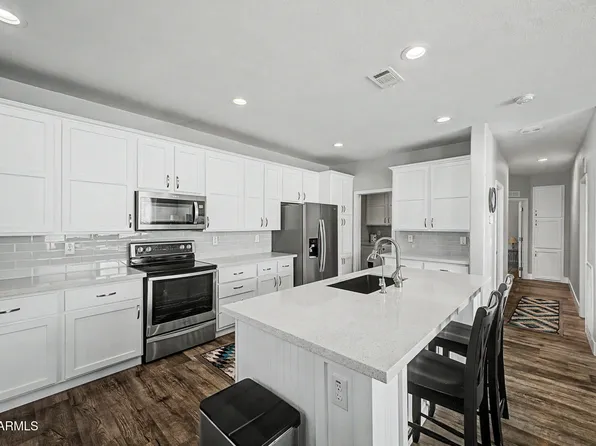 3301 S GOLDFIELD Road #6049, Apache Junction, AZ 85119