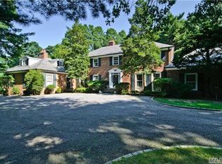 59 Private Rd, Mill Neck, NY 11765