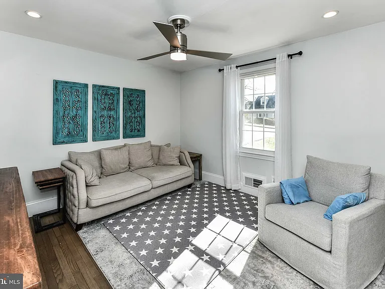 7308 Poplar Ct — Photo 12