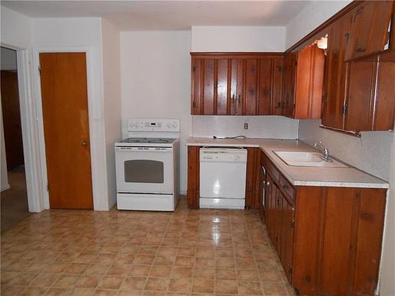 4th image of 942 S Bowie Dr