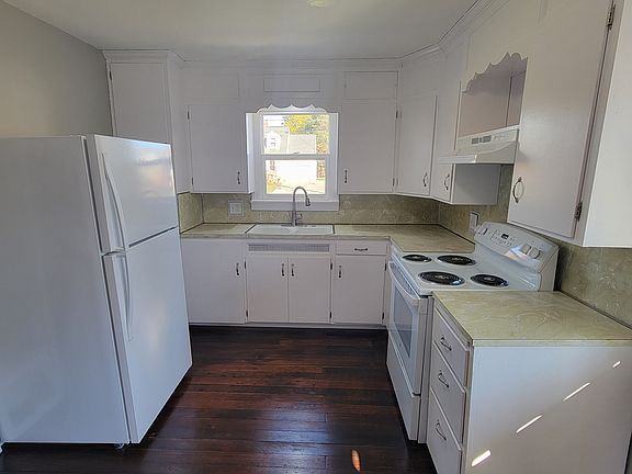 4th image of 90 Auburn Ave