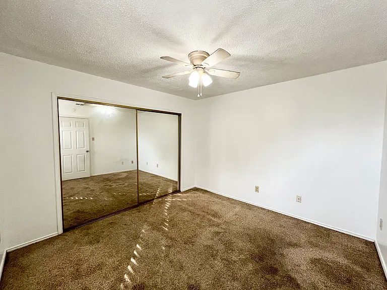 1450 Meadowood Village Dr — Photo 6