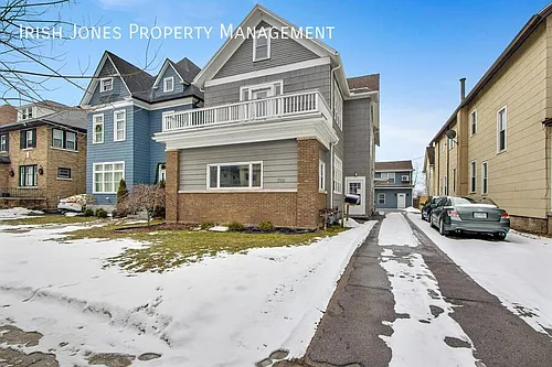 796 Columbus Pkwy #1 Photo 1