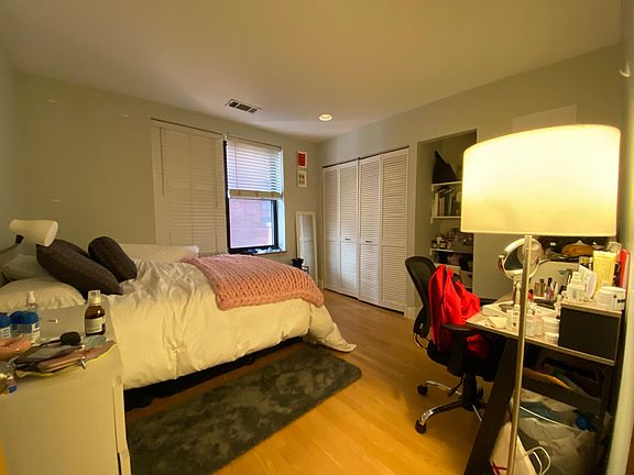 5th image of 111 Gainsborough St Unit 301