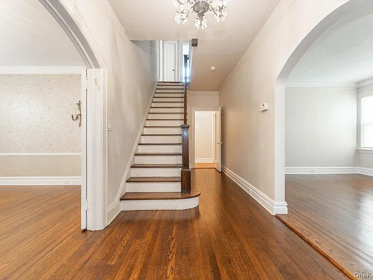 942 Greenfield Rd — Photo 2