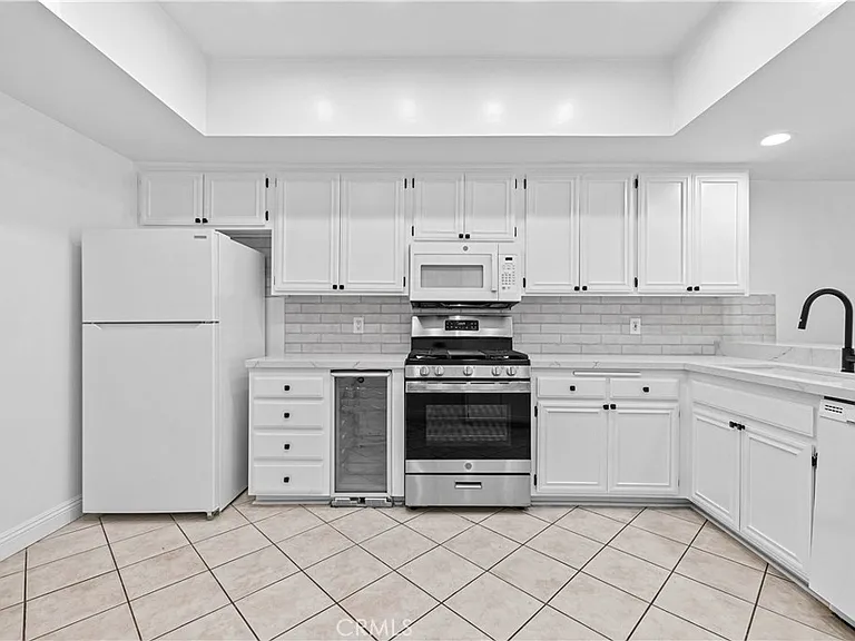 1630 S Bentley Ave #103 — Photo 9