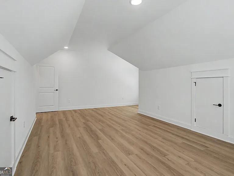 347 Crestwood Rd — Photo 22
