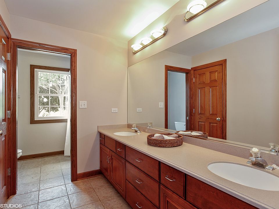 1st image of 5233 Clausen Ave