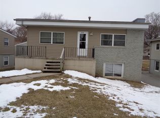 2528 Wayne St, Bellevue, NE 68005