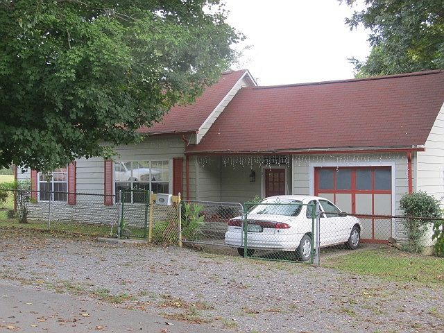 1st image of 101 Laurel Ave