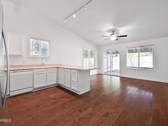 4th image of 313 S Ocean Dr