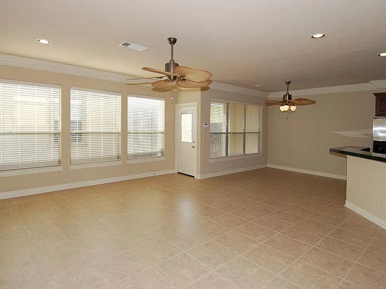 2055 Spring Cedar Ln — Photo 8