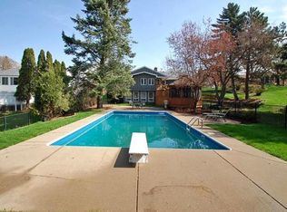 5 Kennard Ct, Saint Paul, MN 55106