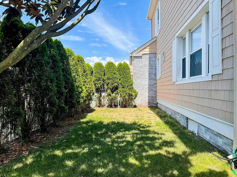 8310 Ventnor Ave — Photo 38