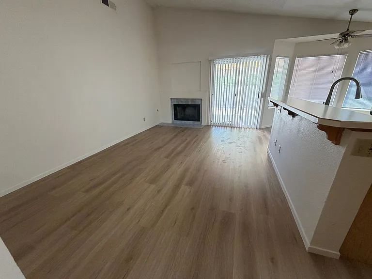1328 Maplegrove Cir — Photo 3