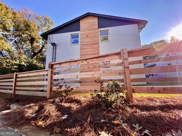 536 College St APT 11