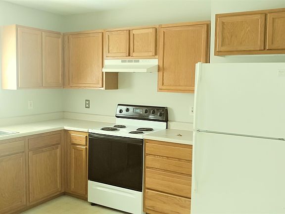 2nd image of 3515 Acorn Woods Way
