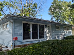 28 Delaine Dr, Normal, IL 61761