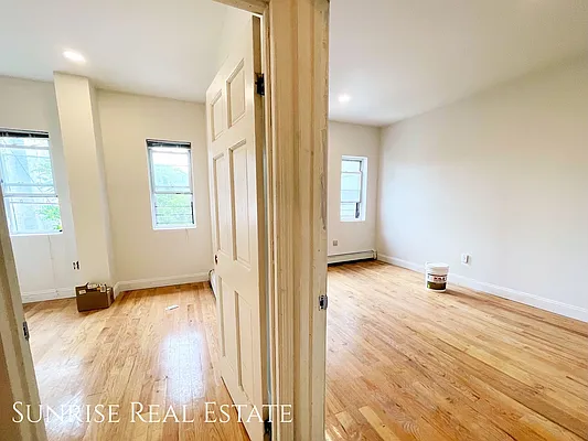 Rented by Sunrise Real Estate | media 52